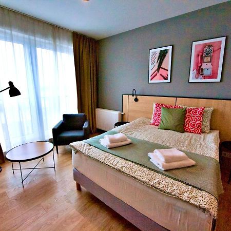 Bk Aparthotel Praga - National Stadium - Comfortable Apartment For 4 People Varsavia Esterno foto