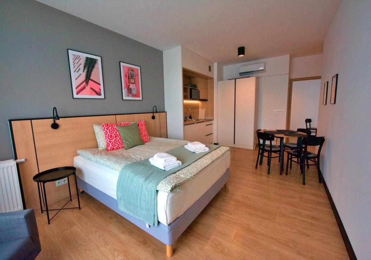 Bk Aparthotel Praga - National Stadium - Comfortable Apartment For 4 People Varsavia Esterno foto