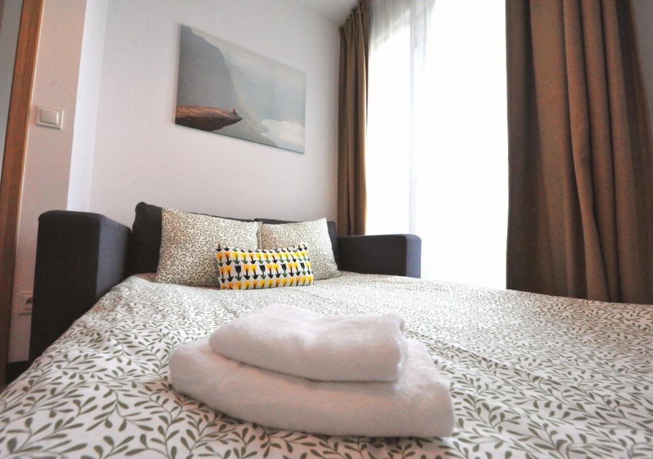 Bk Aparthotel Praga - National Stadium - Comfortable Apartment For 4 People Varsavia Esterno foto