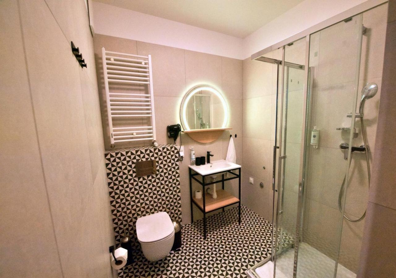 Bk Aparthotel Praga - National Stadium - Comfortable Apartment For 4 People Varsavia Esterno foto
