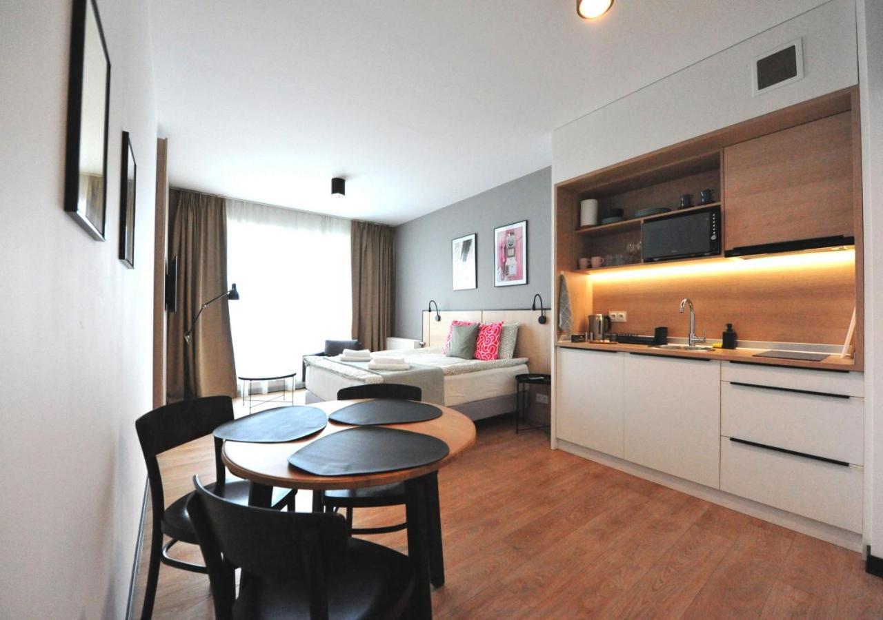 Bk Aparthotel Praga - National Stadium - Comfortable Apartment For 4 People Varsavia Esterno foto