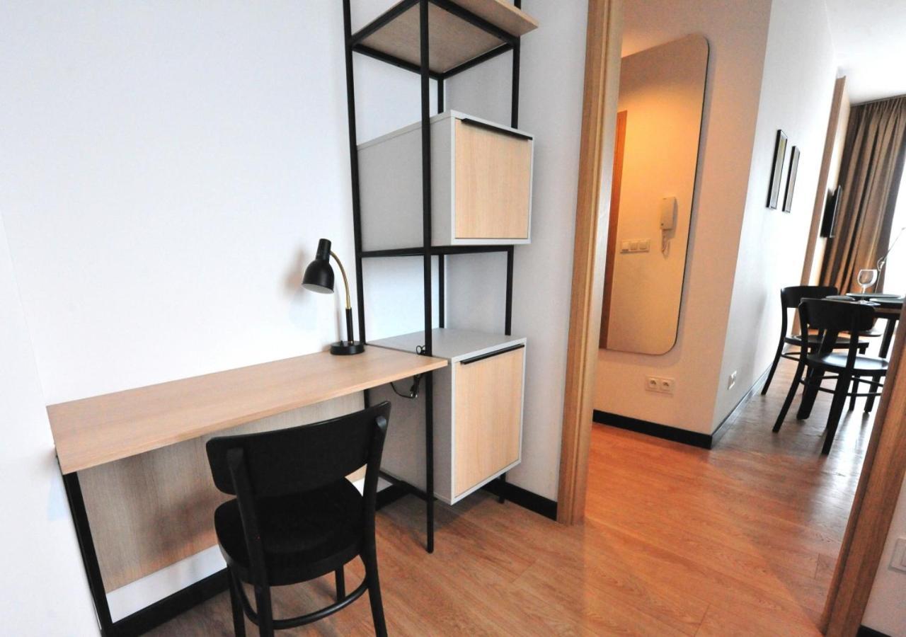 Bk Aparthotel Praga - National Stadium - Comfortable Apartment For 4 People Varsavia Esterno foto