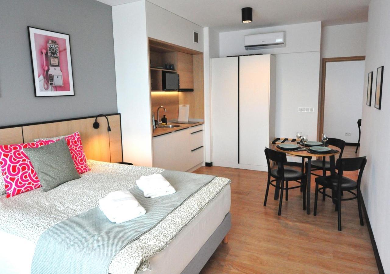 Bk Aparthotel Praga - National Stadium - Comfortable Apartment For 4 People Varsavia Esterno foto